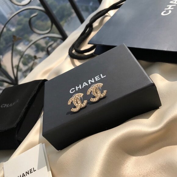 Authentic Chanel earrings✅ - Picture 5 of 7